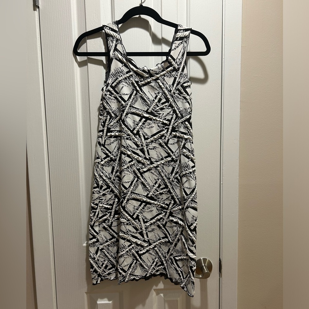 Geometric fitted dress